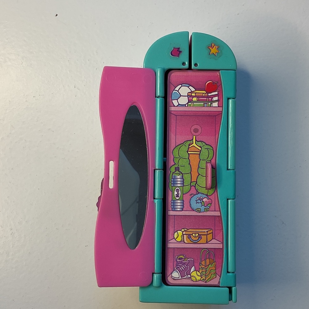 Stylish Doll with Pink and Orange Wardrobe Set - Picture 4 of 6